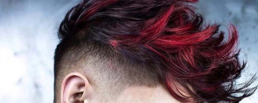 ¿Cómo hacer mechas rojas para hombre en casa?