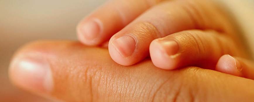 Corta las uñas a ras del dedito:
