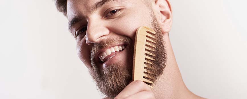 Cómo peinas una barba corta