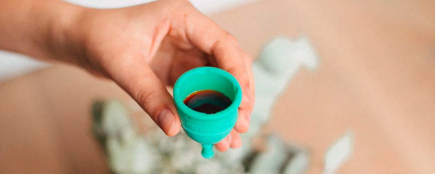 ¿Cuánto tiempo puedo llevar la copa menstrual?