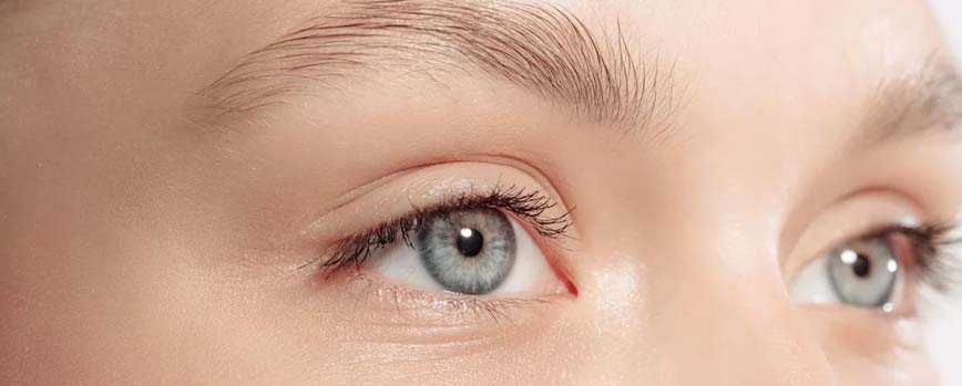 ¿Cómo disimular las arrugas debajo de los ojos? Utiliza una crema para el contorno de ojos