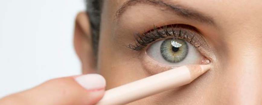 Idea de maquillaje de ojos: acento en el lagrimal