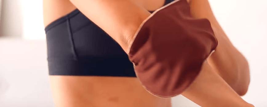 ¿Cómo aplicar el autobronceador del rostro y del cuerpo?