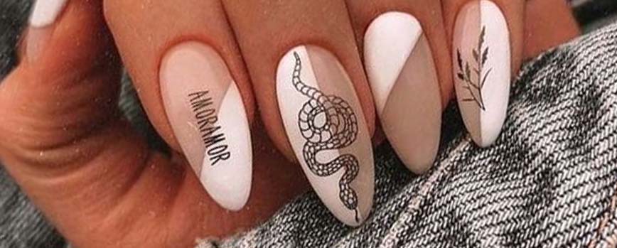 Uñas mate con diseño en stickers