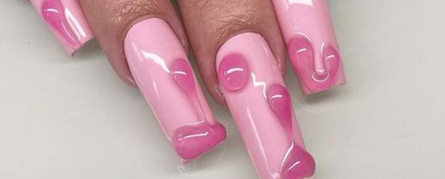 Uñas mate con diseños 3D