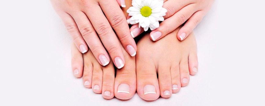 Antes de nada, ¿Qué es la pedicura francesa de pies?