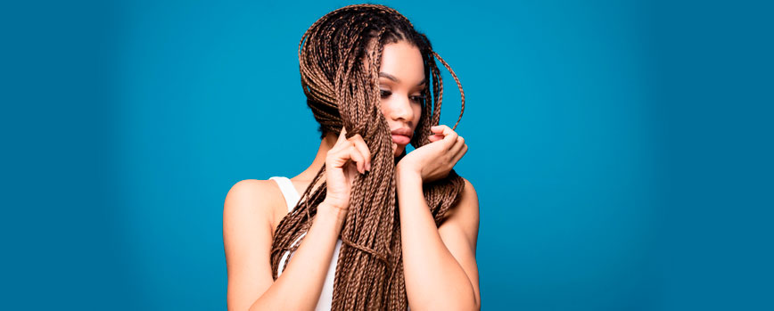 Trenzas africanas, peinado de moda para un festival