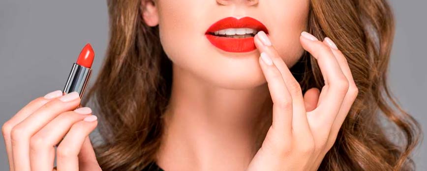 Labial rojo para pieles claras