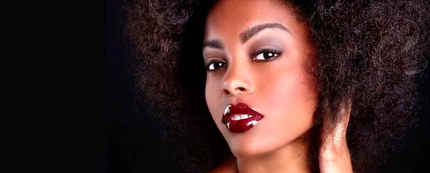 Labial rojo para pieles oscuras