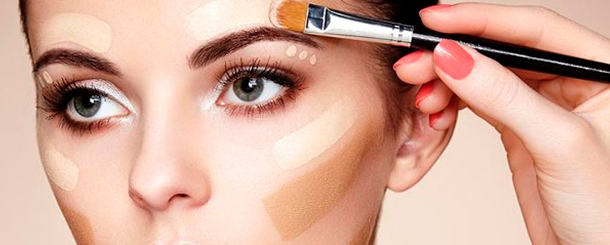 Paso 2. Corrector para realzar y esculpir el rostro