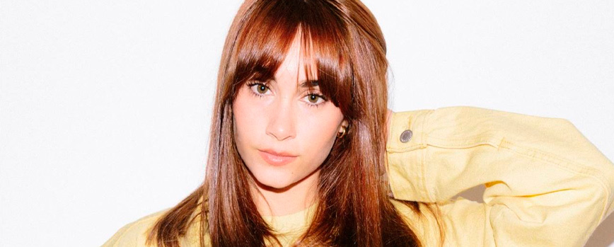 2. Corte long bob con flequillo abierto