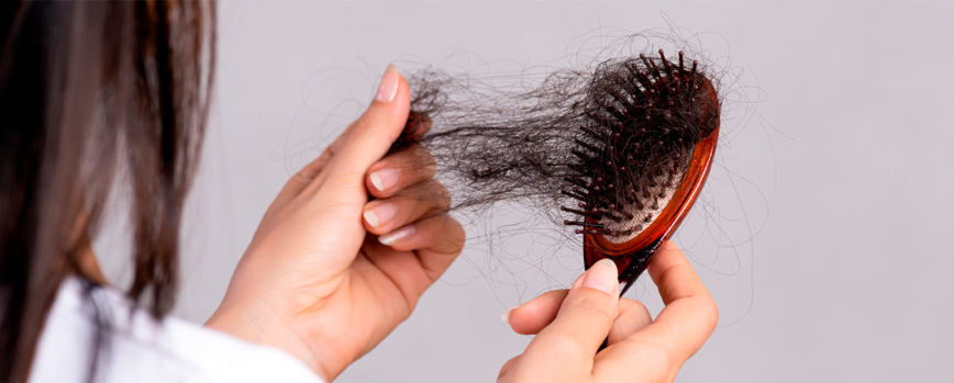 ¿Qué es la caída del cabello y cuáles son sus causas?