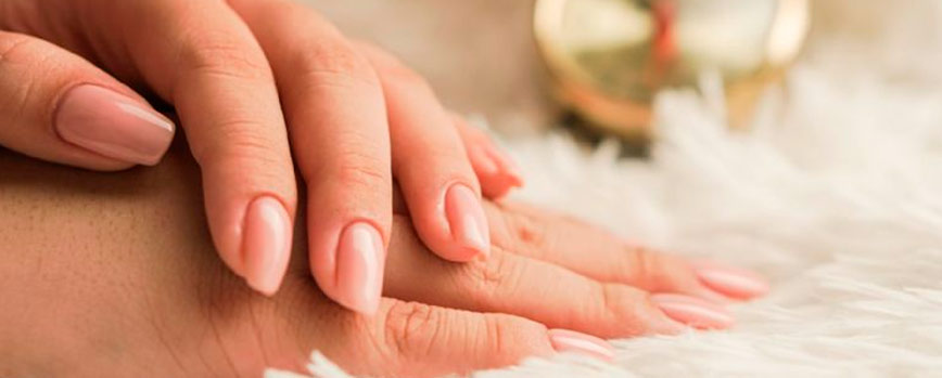 Consejos para proteger las uñas en la manicura