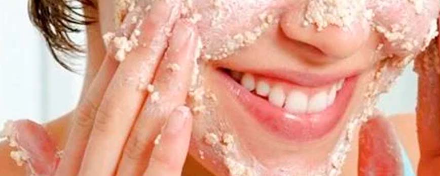1. Exfoliante para la cara casero de avena y leche