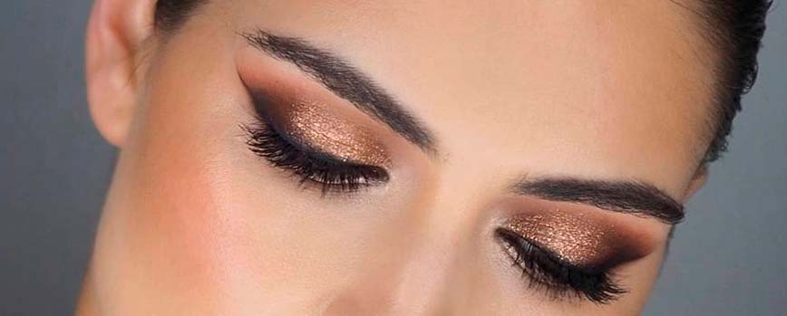 Paso 5: Completa tu maquillaje de ojos: