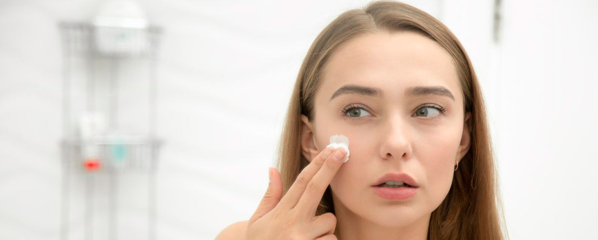 ¿Qué beneficios tiene el acido retinoico crema sobre la piel?