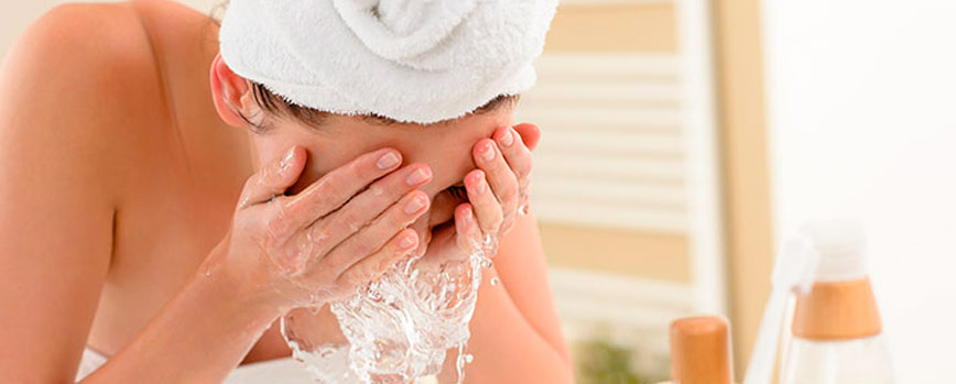 ¿Qué debe tener el jabón para el acné recomendado por dermatólogos?