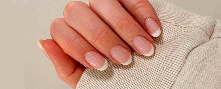 Manicura francesa: las clásicas uñas elegantes y sencillas
