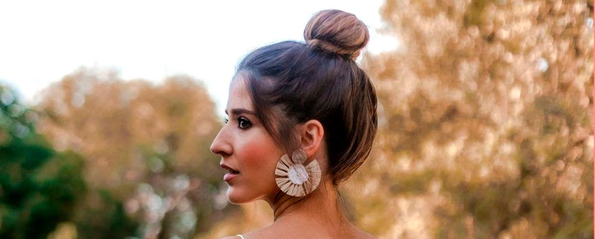 Aprende a hacer un recogido con moño alto para boda paso a paso