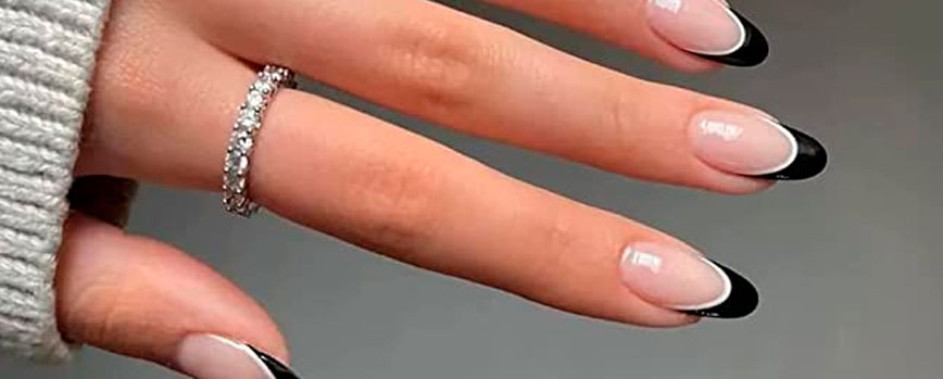 8. Uñas minimalistas