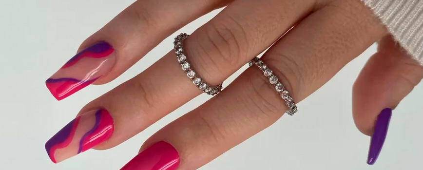 Uñas en zigzag