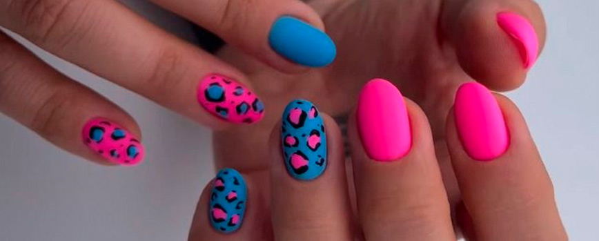 Uñas con detalles minimalistas