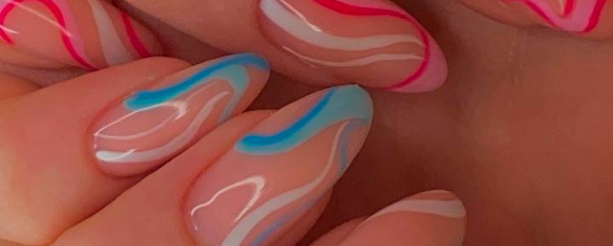 Diseño swirl nails
