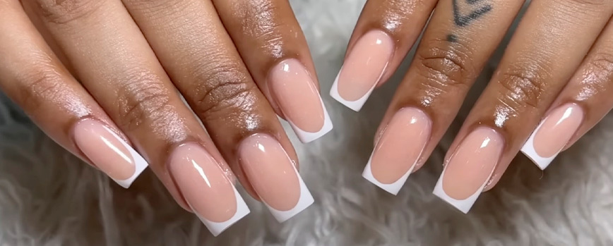 ¿Cuál es la diferencia entre la manicura americana y la francesa?