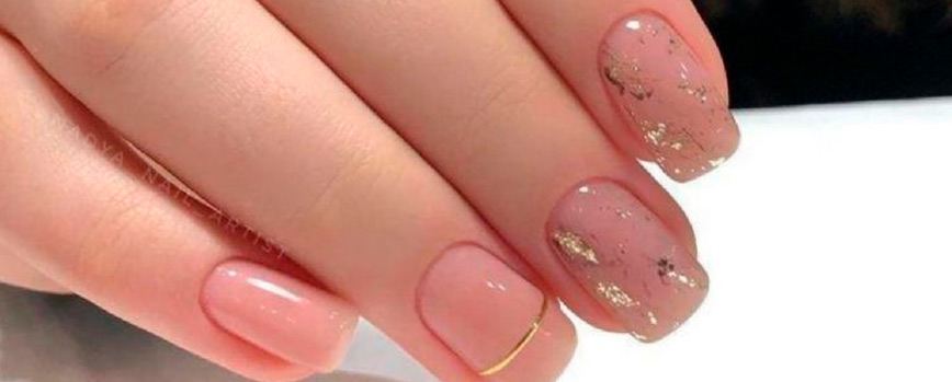 4. Pintando la línea de las uñas