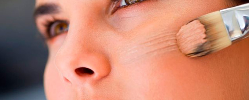 ¿Cómo elegir la mejor base de maquillaje a partir de los 40?