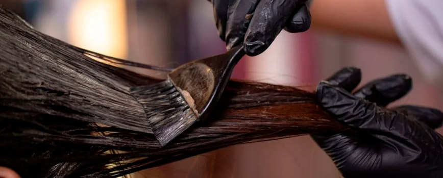 ¿Baño de color para canas o apostar por el grey blending?