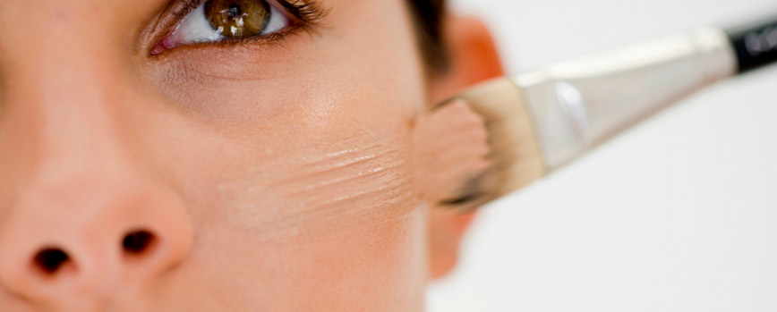 Aplicación de base para corregir imperfecciones