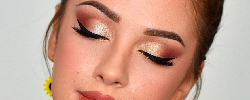 Aplicación del maquillaje de noche
