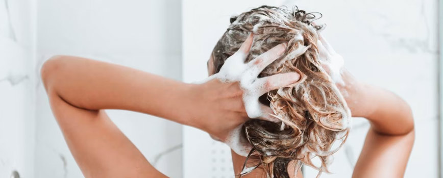 ¿Por qué utilizar champús para canas?