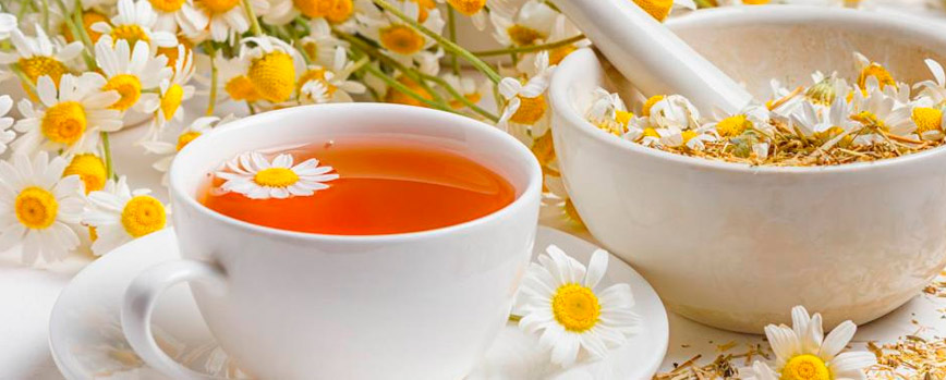 Infusiones de manzanilla para aliviar los problemas digestivos durante la regla