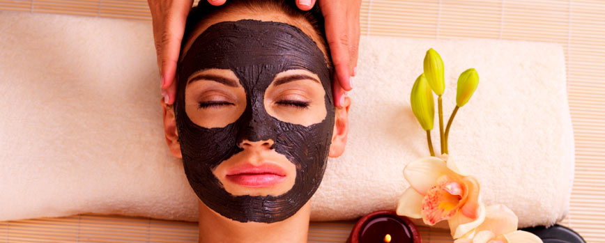5. Mascarilla casera para las manchas de la cara de vino tinto y miel