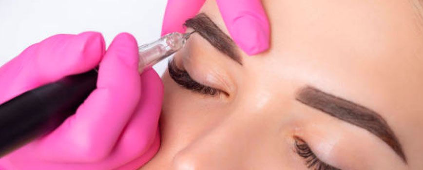 Efectos secundarios de eliminar microblanding de cejas con láser