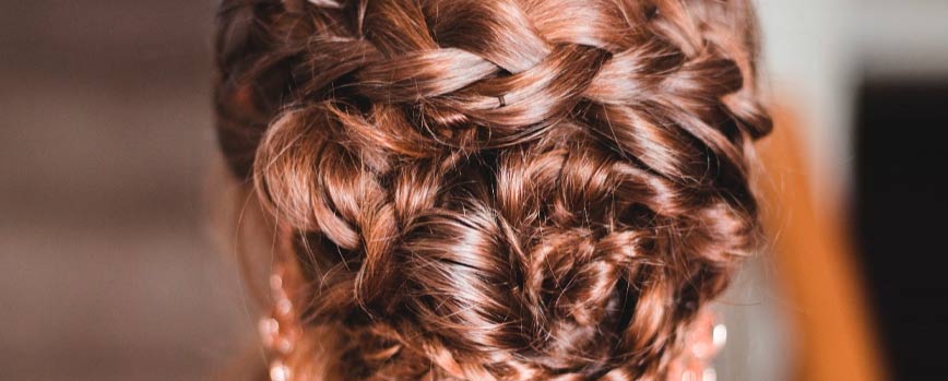 Moños elegantes: el moño trenzado para un estilo bohemio