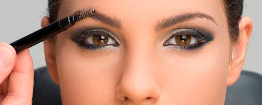 ¿Cómo arreglar las cejas finas?