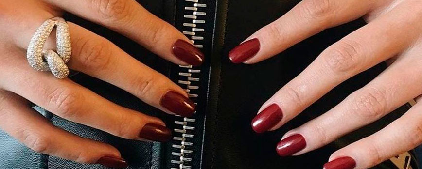 Burdeos, el color de uñas otoño más atemporal