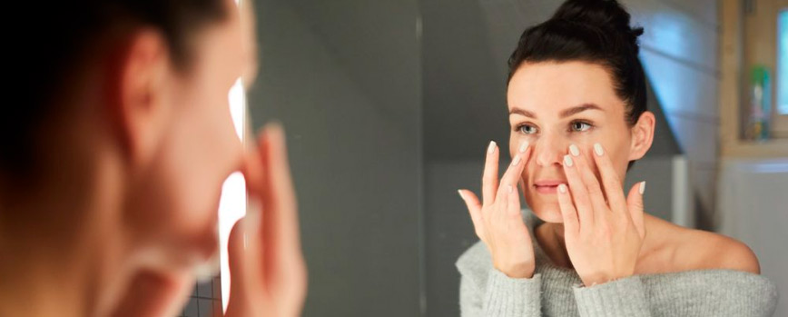 Es bueno ponerse crema en la cara antes de dormir, ¿sí o no?