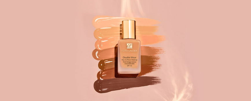 ¿Por qué se caracteriza la base Double Wear de Estée Lauder?