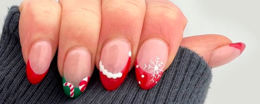 1. Manicura francesa navideña multicolor