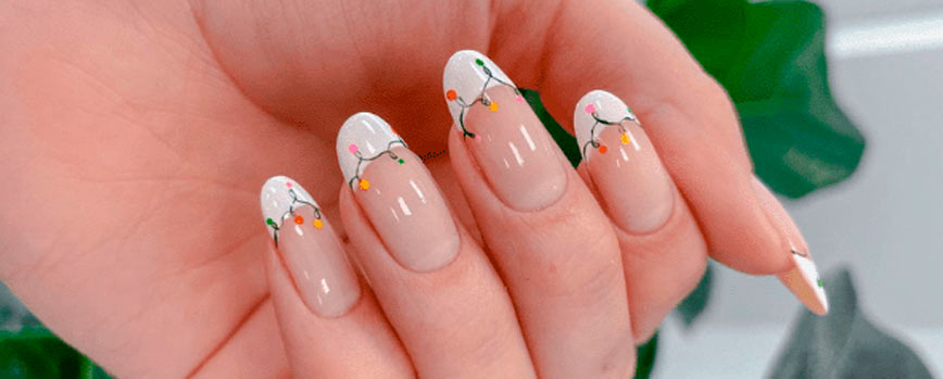 2. Manicura francesa abstracta