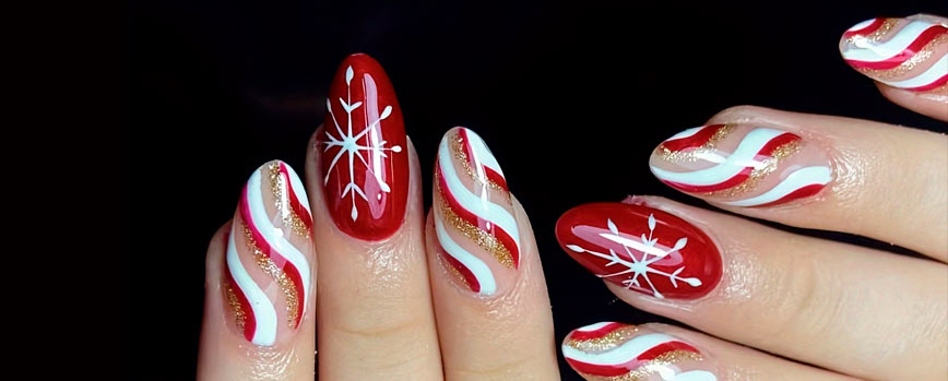 7. Swirly nails