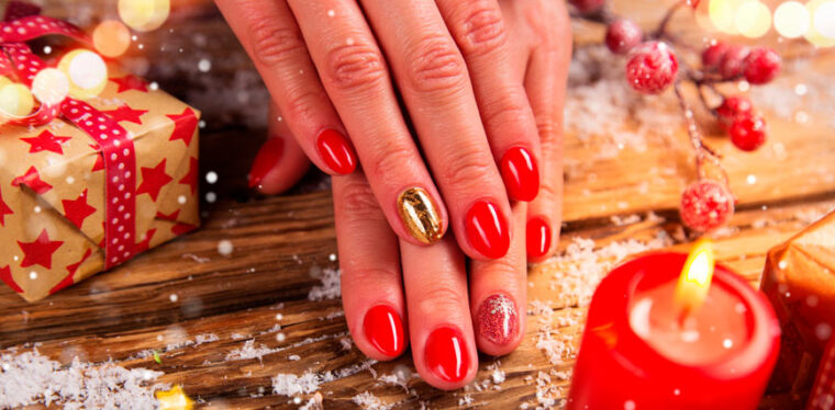 Ideas de uñas de Navidad rojas que arrasarán estas fiestas | Blog Druni