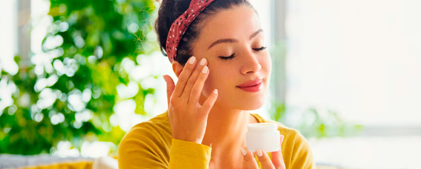 ¿Qué crema hidratante para piel con acné escoger?