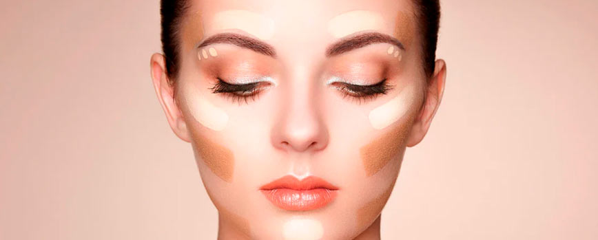 Paso 3. Bronceador en crema y colorete e iluminador líquidos