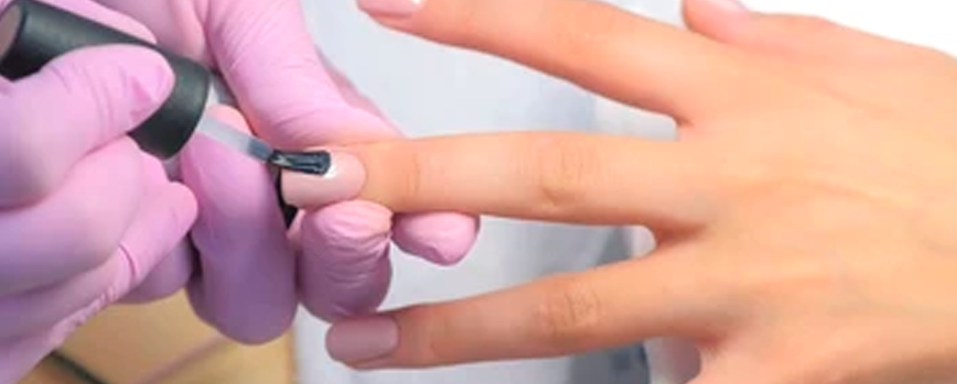 #3. Pinta con el esmalte deseado