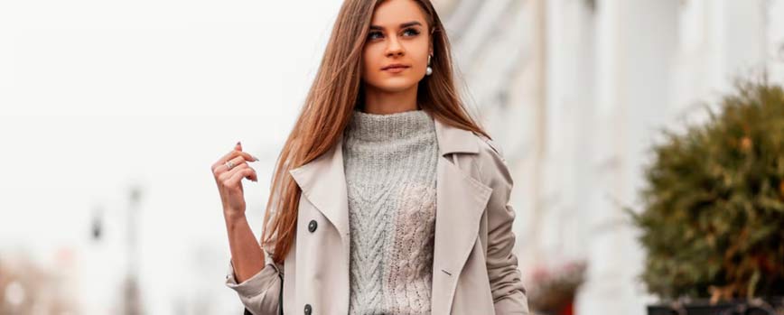7. La gabardina icónica que combina con todo